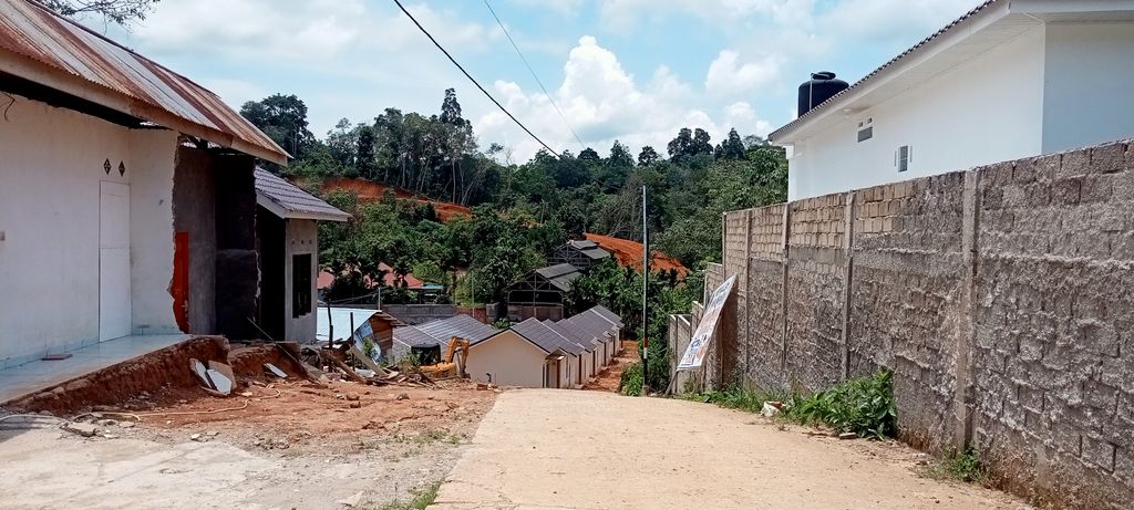 foto gerbang perumahan Mursil Madani Residence
