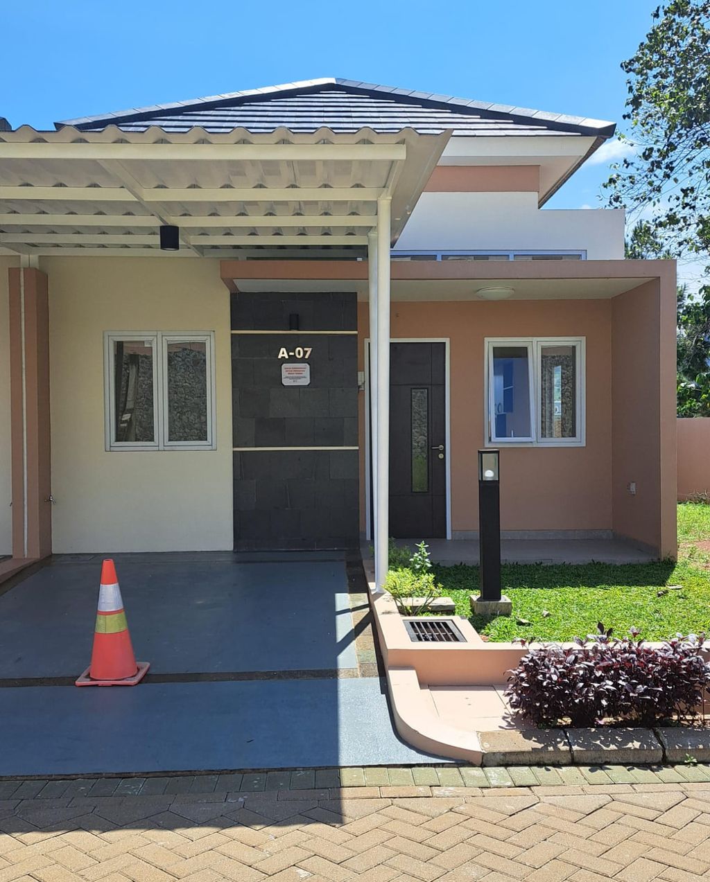 foto tampak rumah tipe 36/123 perumahan THE VILLAS Rukun Senior Living