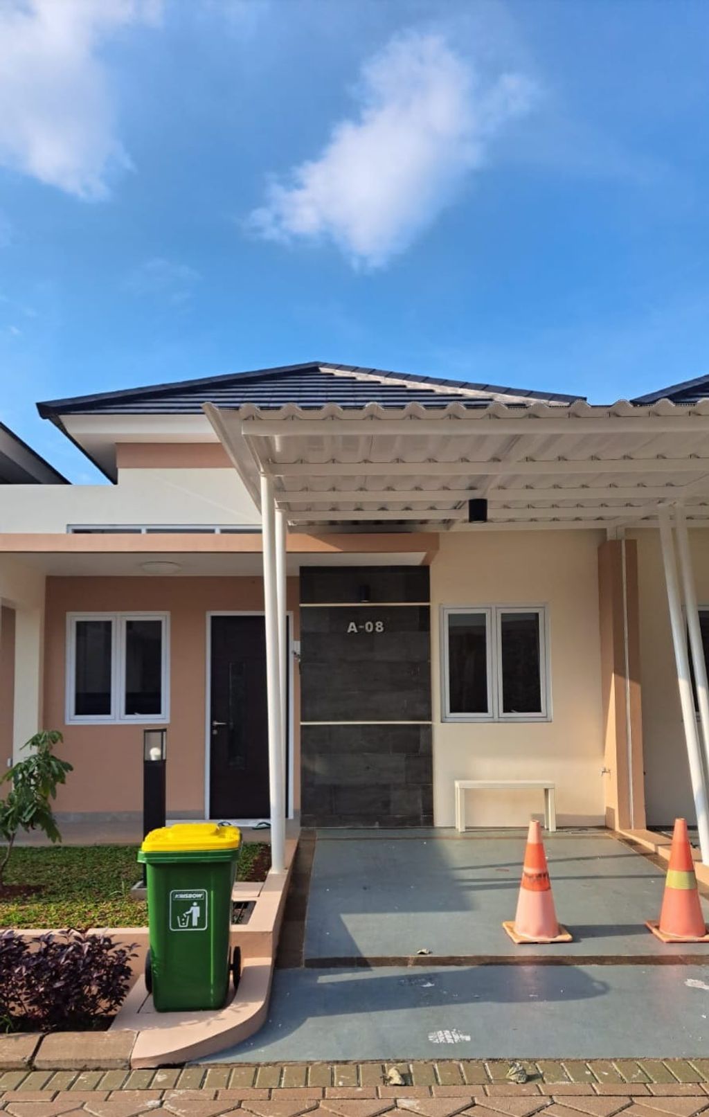 foto tampak rumah tipe 36/72 perumahan THE VILLAS Rukun Senior Living