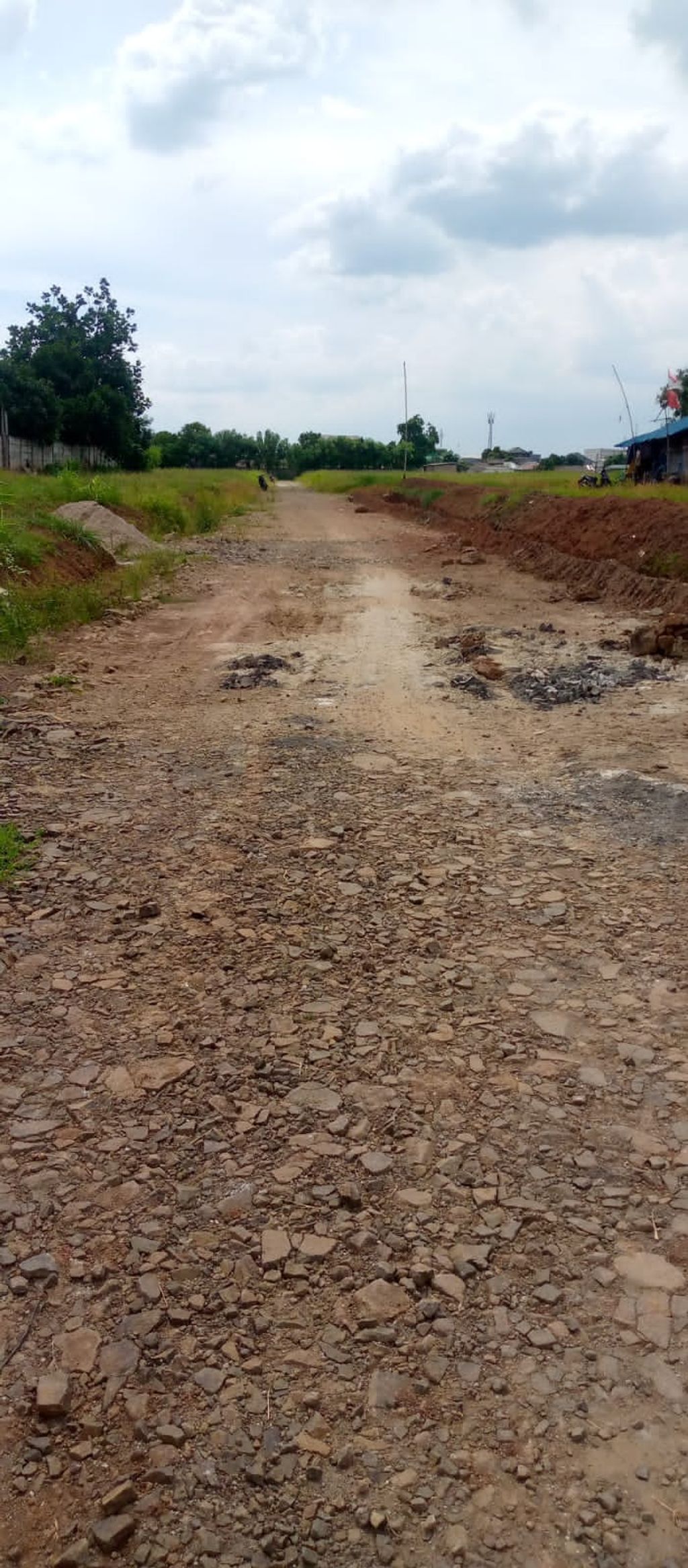 foto posisi tengah perumahan PURI AVANTI