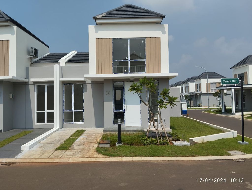 foto tampak rumah tipe CANNA 10C/01 perumahan PARAMOUNT PETALS TAHAP 1