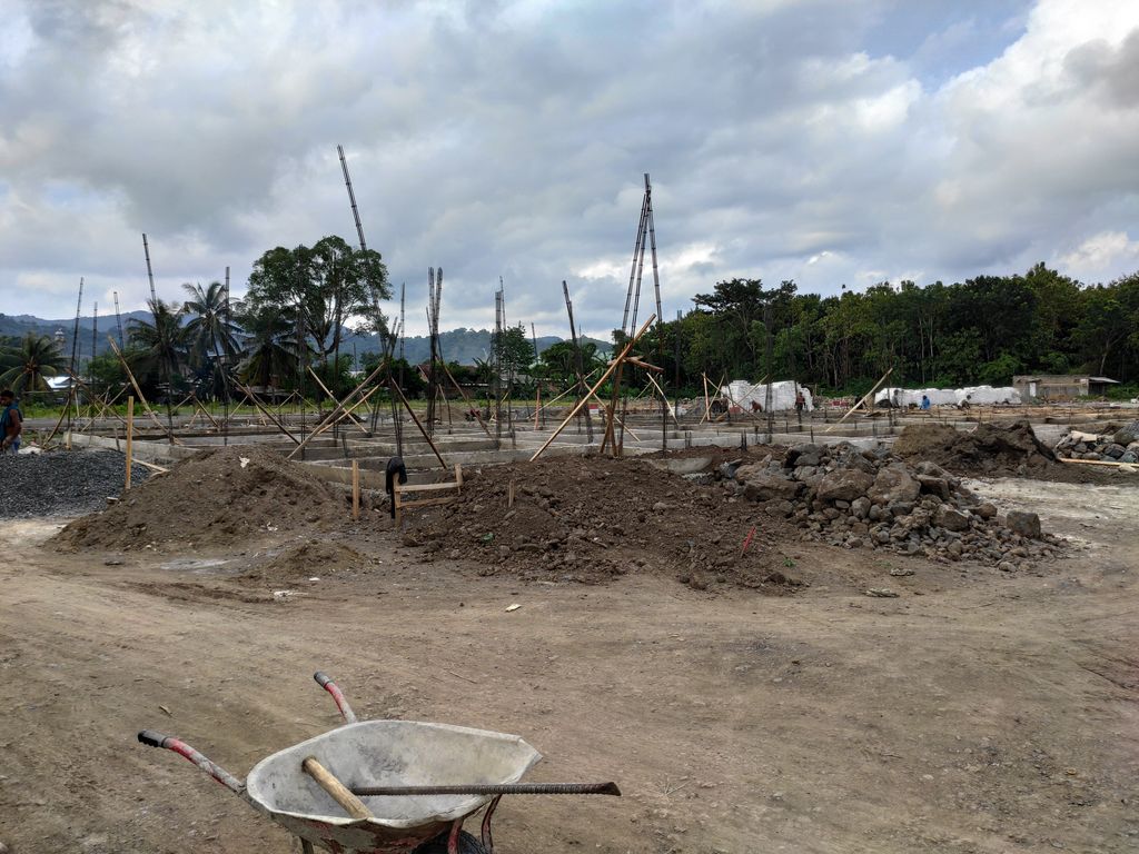 foto posisi tengah perumahan GRAND HOUSING MALUK