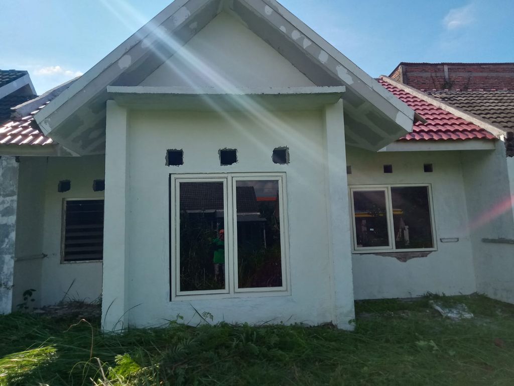 foto tampak rumah tipe 50 / 112 perumahan Puri Asta Kencana