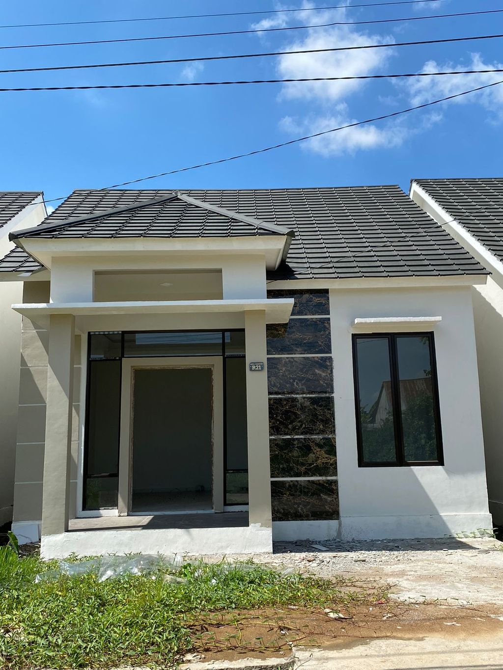 foto contoh rumah perumahan MEGA MANSION