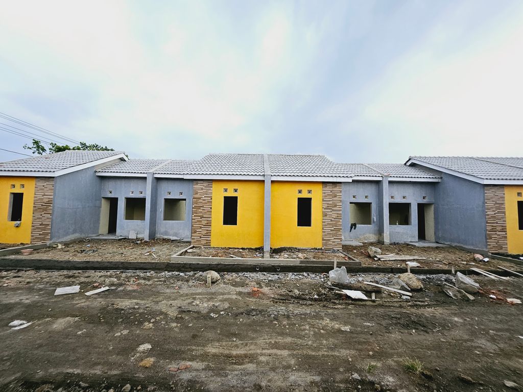 foto contoh rumah perumahan HOME PARANGJORO
