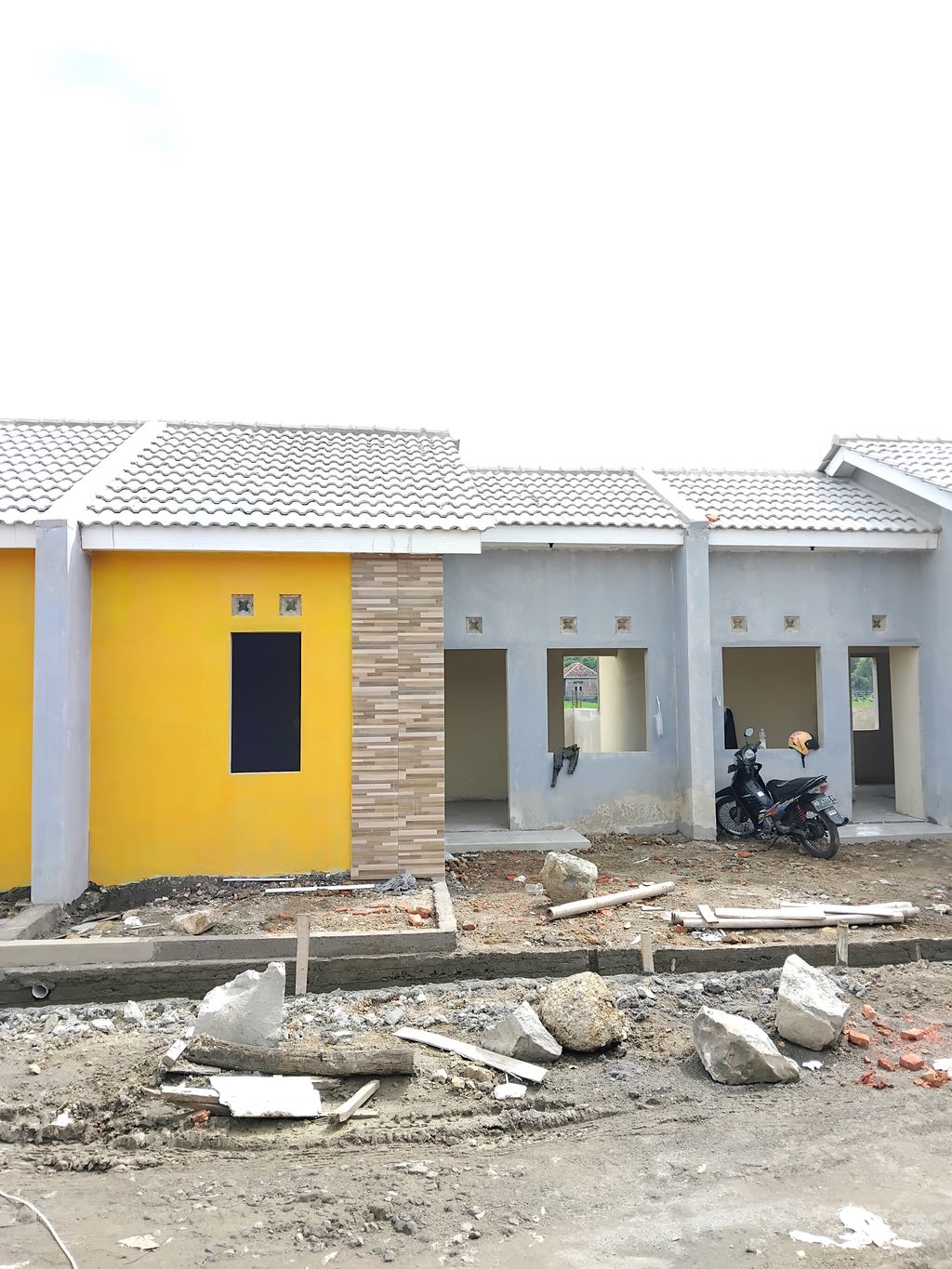 foto tampak rumah tipe 30/60 perumahan HOME PARANGJORO