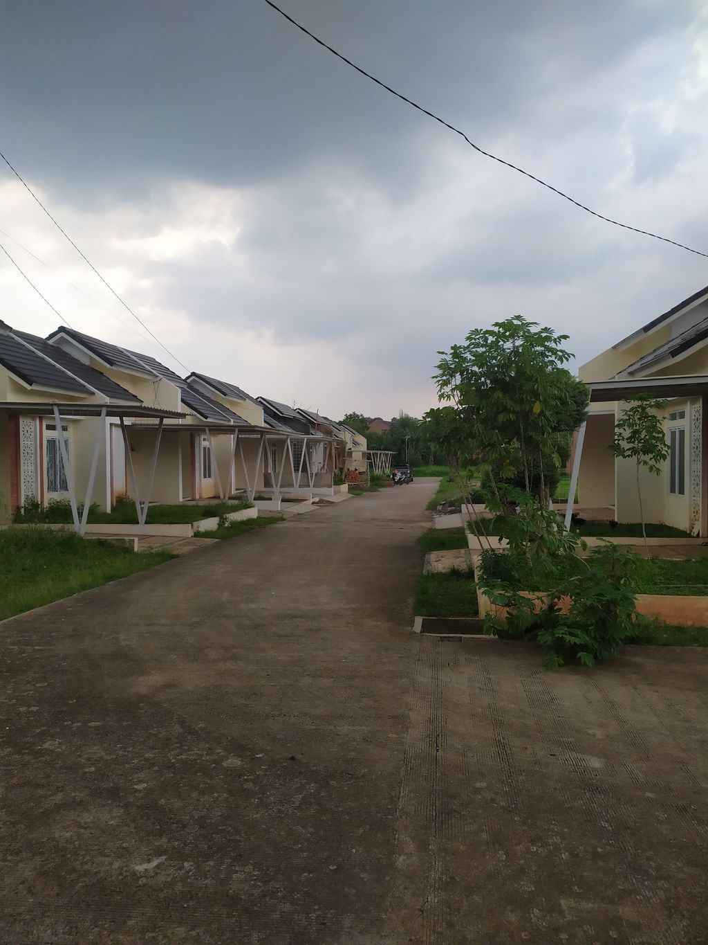 foto posisi tengah perumahan CLUSTER DE PRATAMA