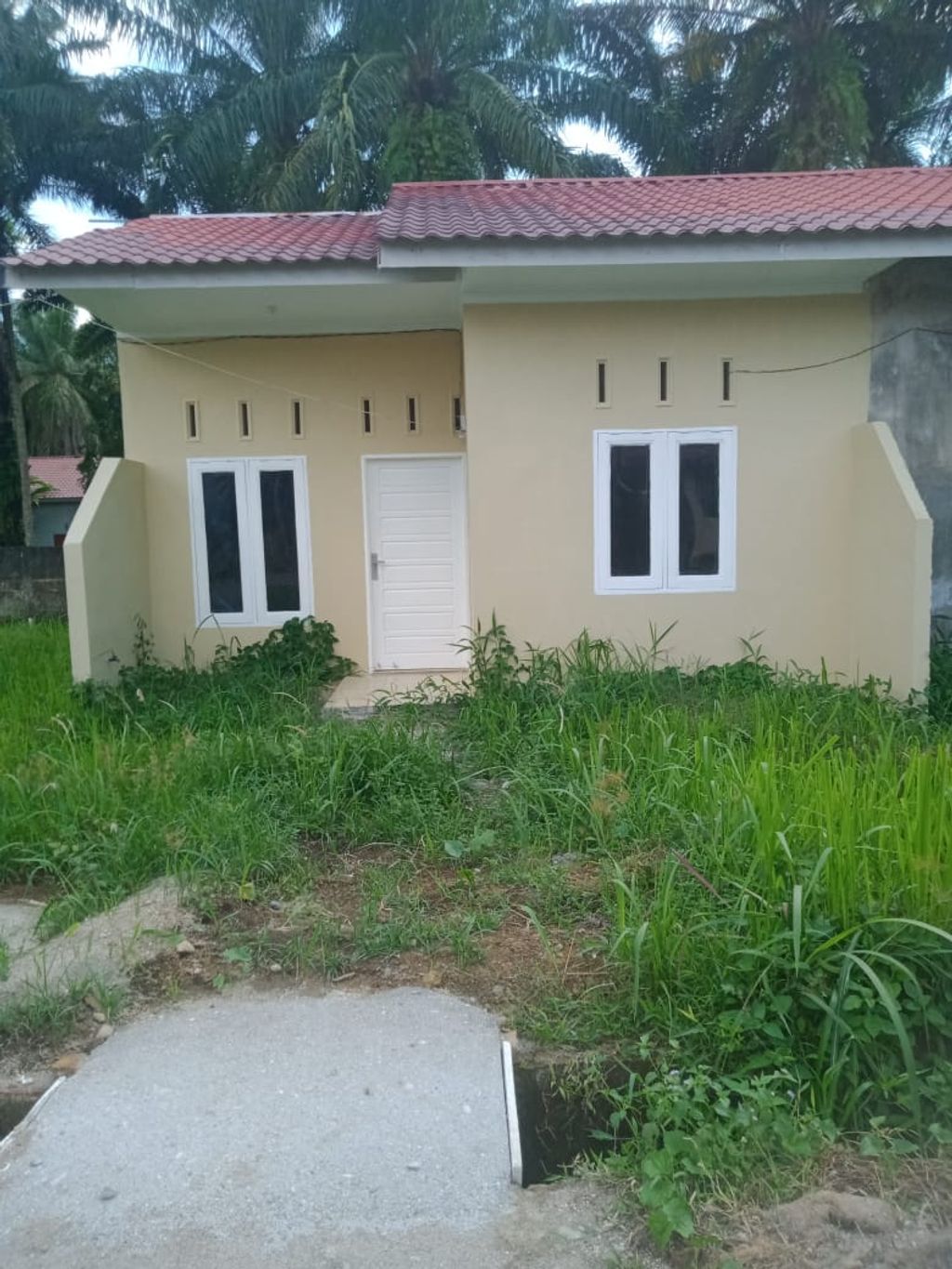 foto tampak rumah tipe 41 perumahan RUMAH SEJAHTERA KINIBALU.