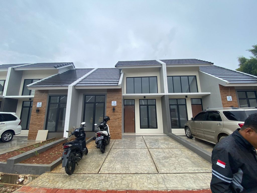 foto tampak rumah tipe LILY 36 STD perumahan KAYANA GREEN HILLS