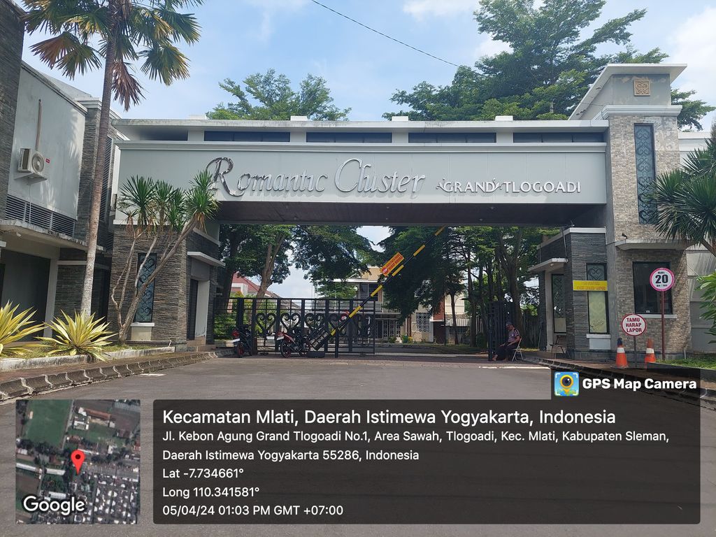 foto gerbang perumahan GRAND TLOGOADI
