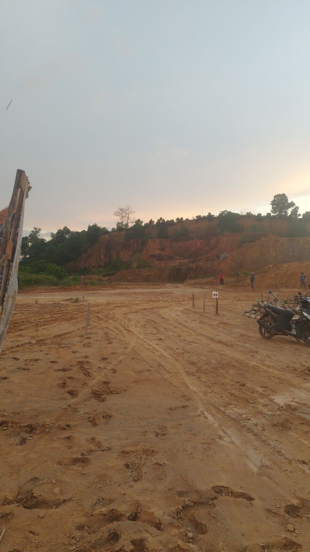 foto gerbang perumahan Tirtasari Residence