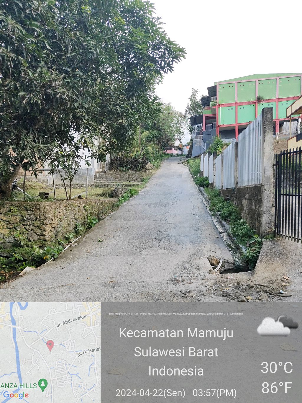 foto gerbang perumahan WISATA BUKIT KAREMA Tahap 2