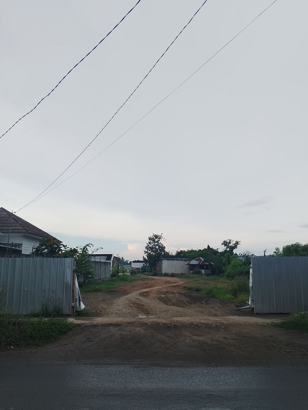 foto gerbang perumahan GRIYA PRATAMA LABUAPI
