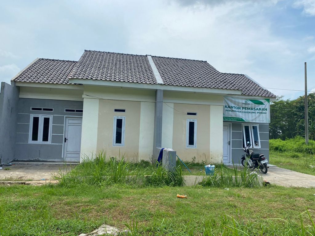 foto tampak rumah tipe 36/60 perumahan Cihideung Permai