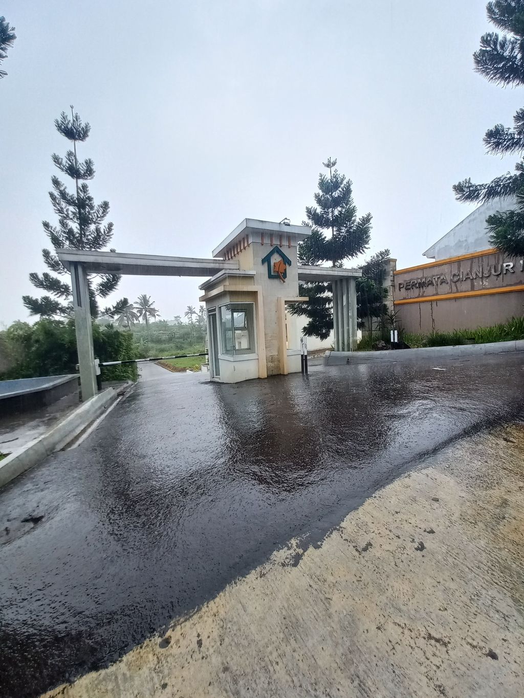 foto gerbang perumahan PERUMAHAN PERMATA CIANJUR INDAH