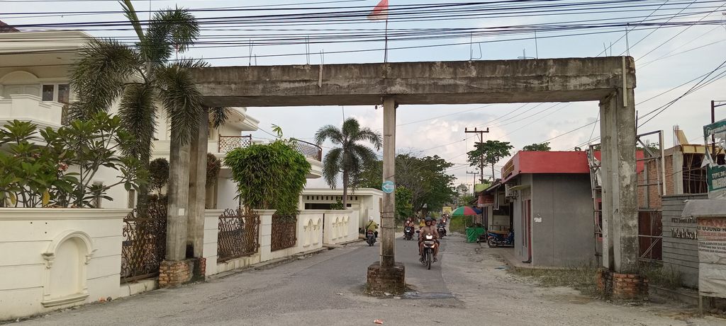 foto gerbang perumahan MAHKOTA RIAU TAHAP IV