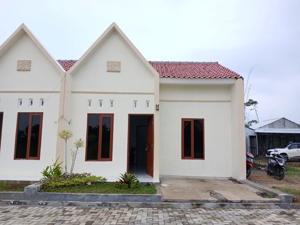 foto contoh rumah perumahan Griya Garden Botomulyo