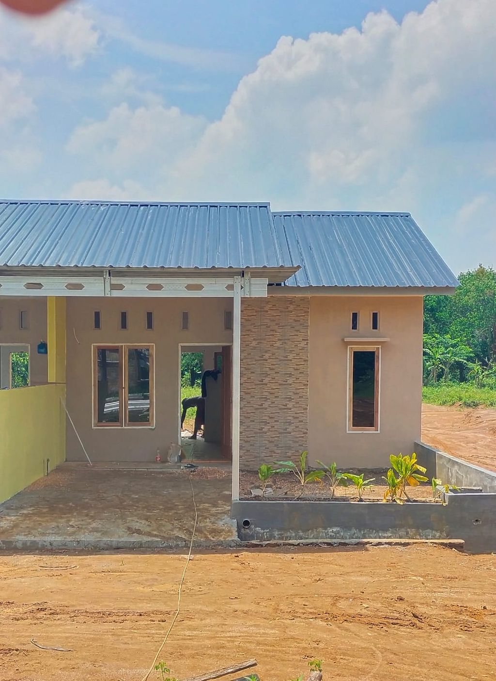 foto tampak rumah tipe 36/78 perumahan Grand Reveno