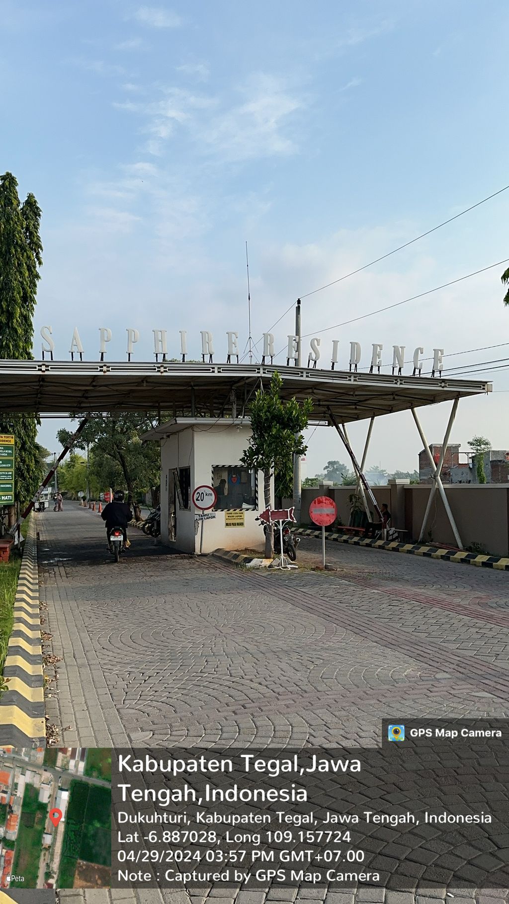 foto gerbang perumahan SAPPHIRE RESIDENCE