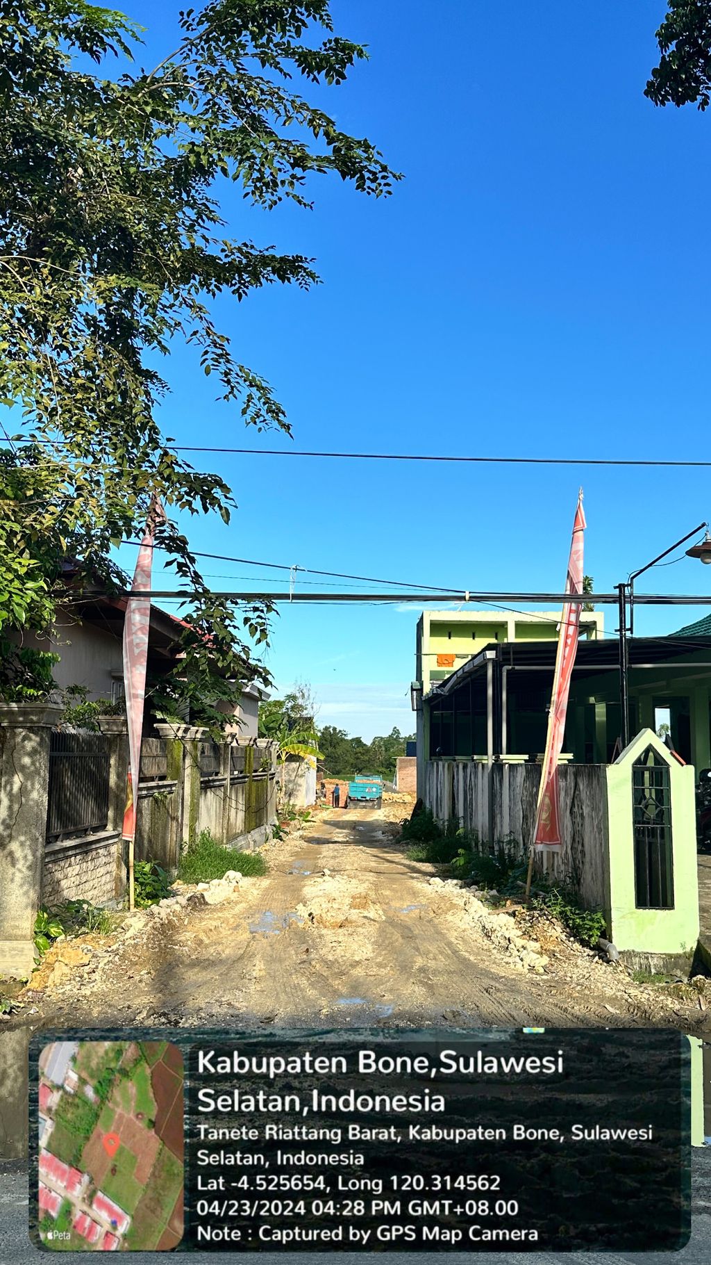 foto gerbang perumahan YUSHYKA LAND