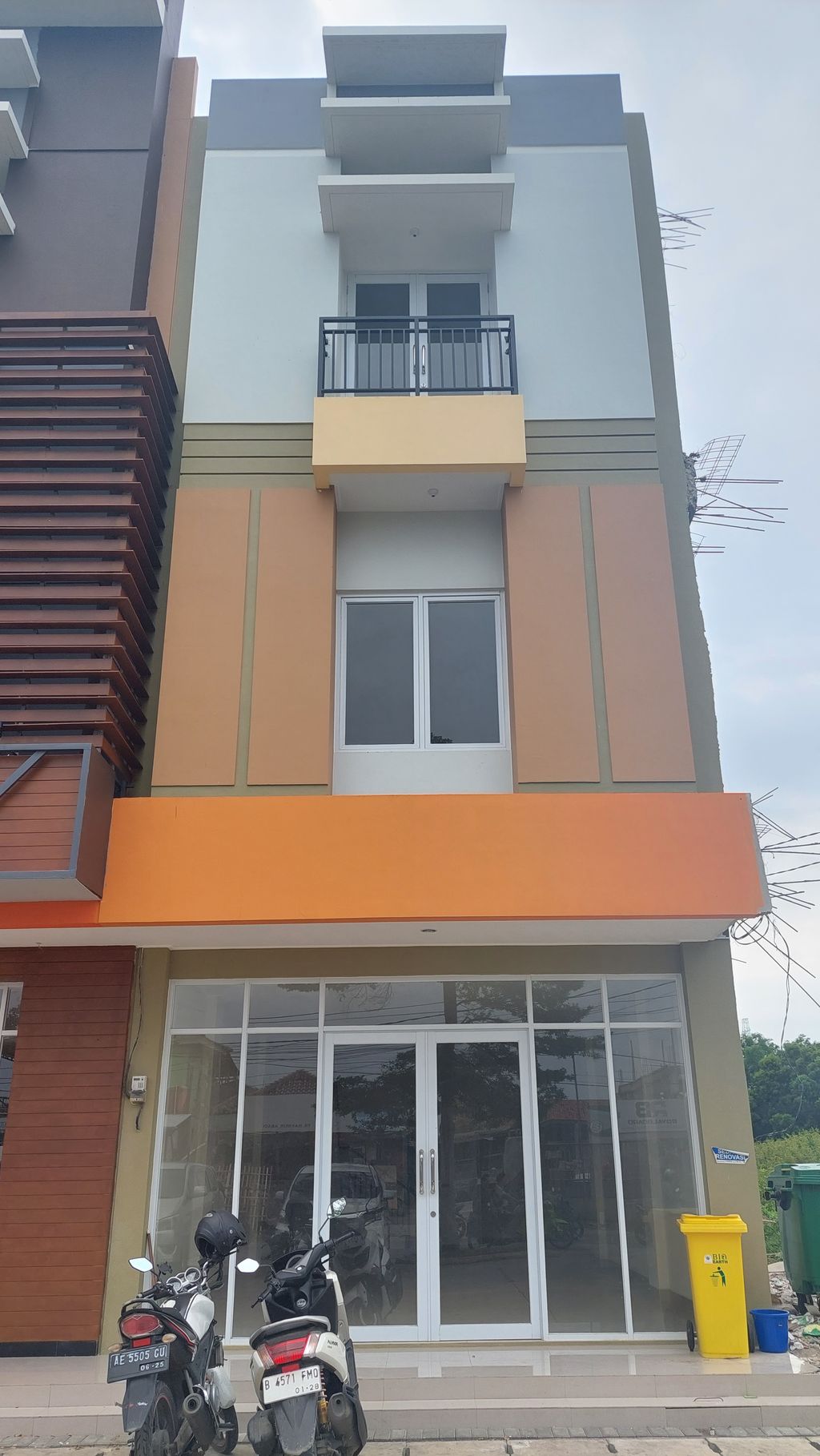 foto tampak rumah tipe RUKO VICTORIA GREEN RESIDENCE 215 perumahan RUKO VICTORIA GREEN RESIDENCE