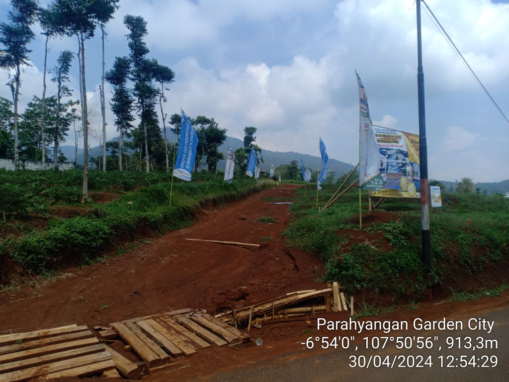 foto gerbang perumahan Priangan Garden City