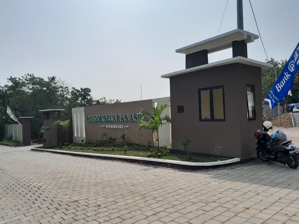 foto gerbang perumahan PERUMAHAN PONDOK SELARAS