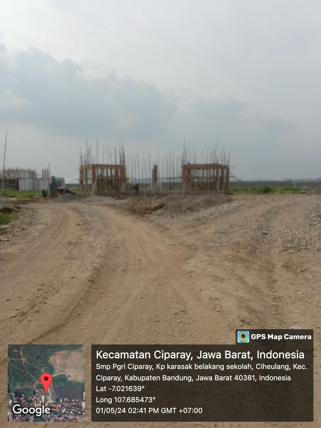foto posisi tengah perumahan CIHEULANG REGENCY