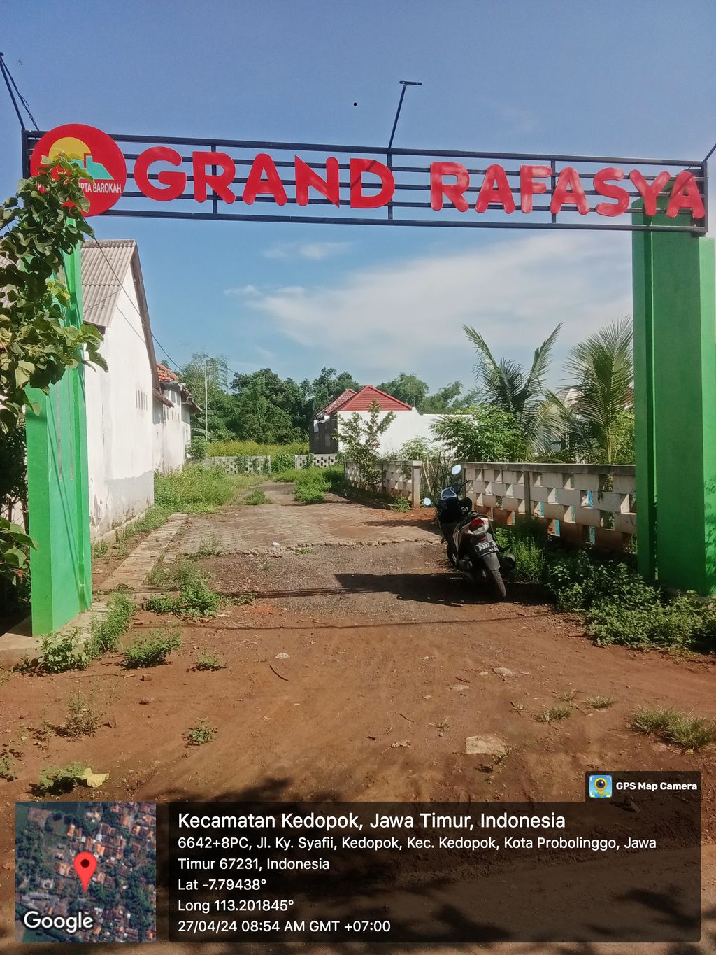 foto gerbang perumahan Grand Rafasya