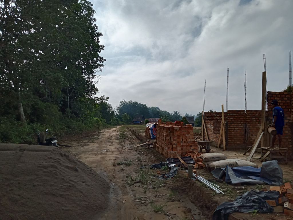 foto posisi tengah perumahan METEOR REGENCY