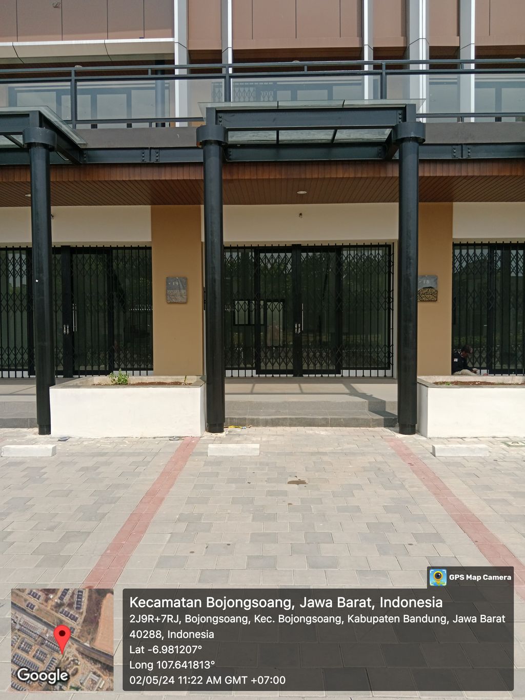 foto gerbang perumahan Podomoro Park Bandung (RUKO NEO PLAZA)