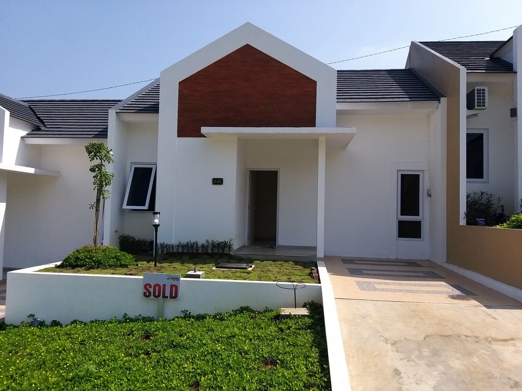 foto tampak rumah tipe H-24 perumahan PANORAMA BANJARAN
