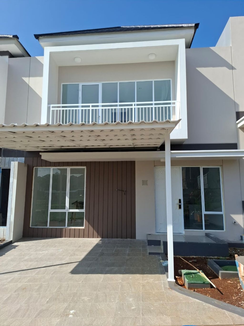 foto tampak rumah tipe PARAMOUNT VILLAGE perumahan PARAMOUNT VILLAGE SEMARANG