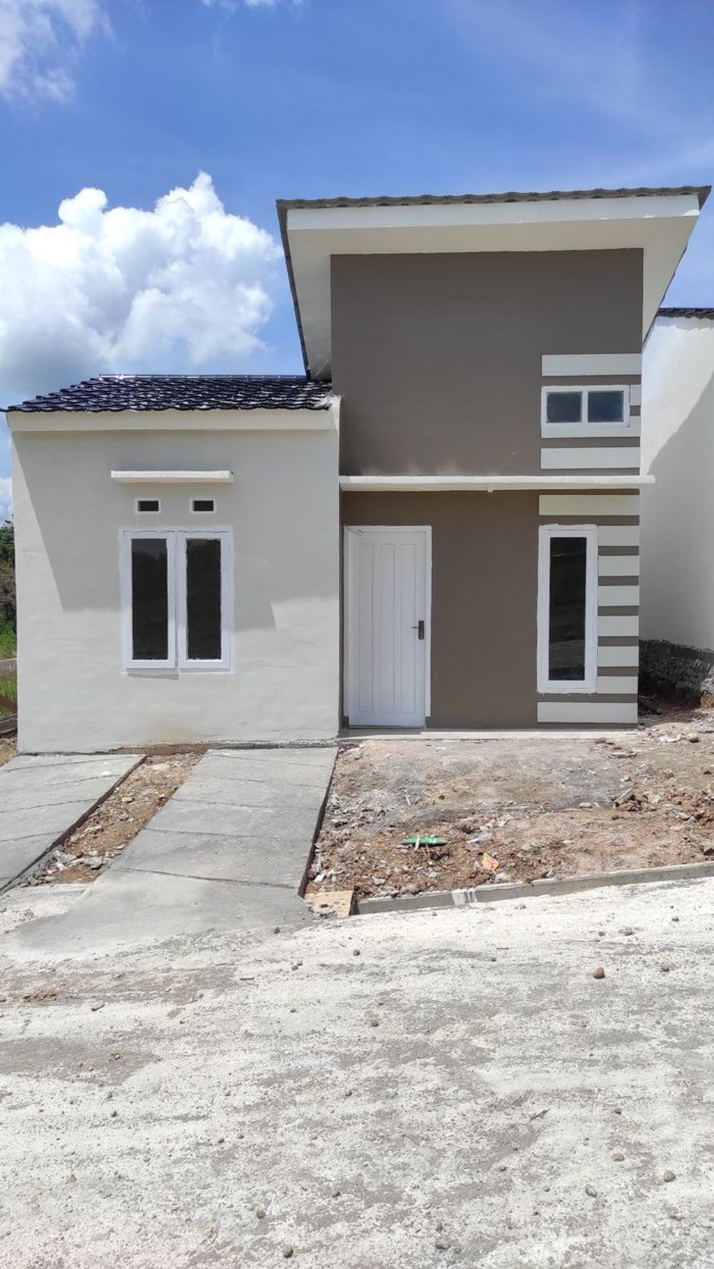 foto tampak rumah tipe 36 perumahan CAKRA BUANA RESIDENCE