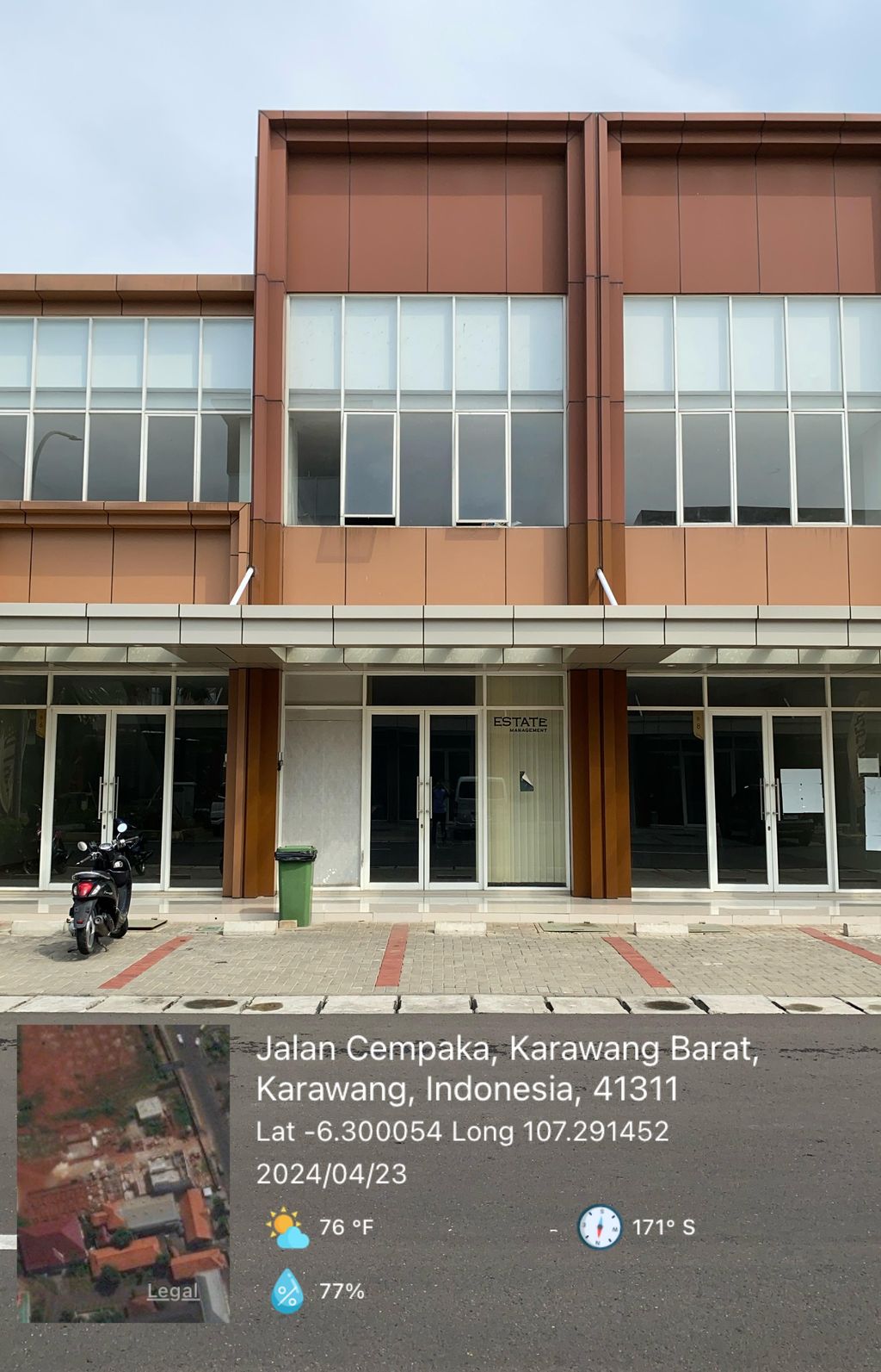 foto tampak rumah tipe Blok B No 7 perumahan Kota Kertabumi Karawang Barat