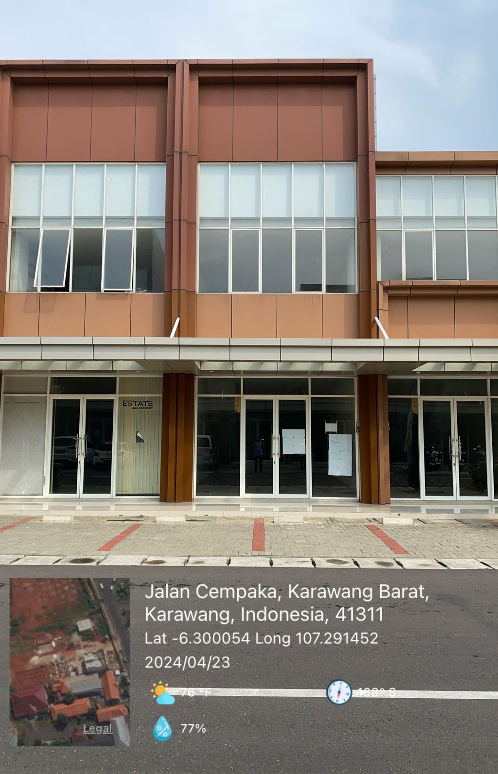 foto tampak rumah tipe Blok B No 8 perumahan Kota Kertabumi Karawang Barat