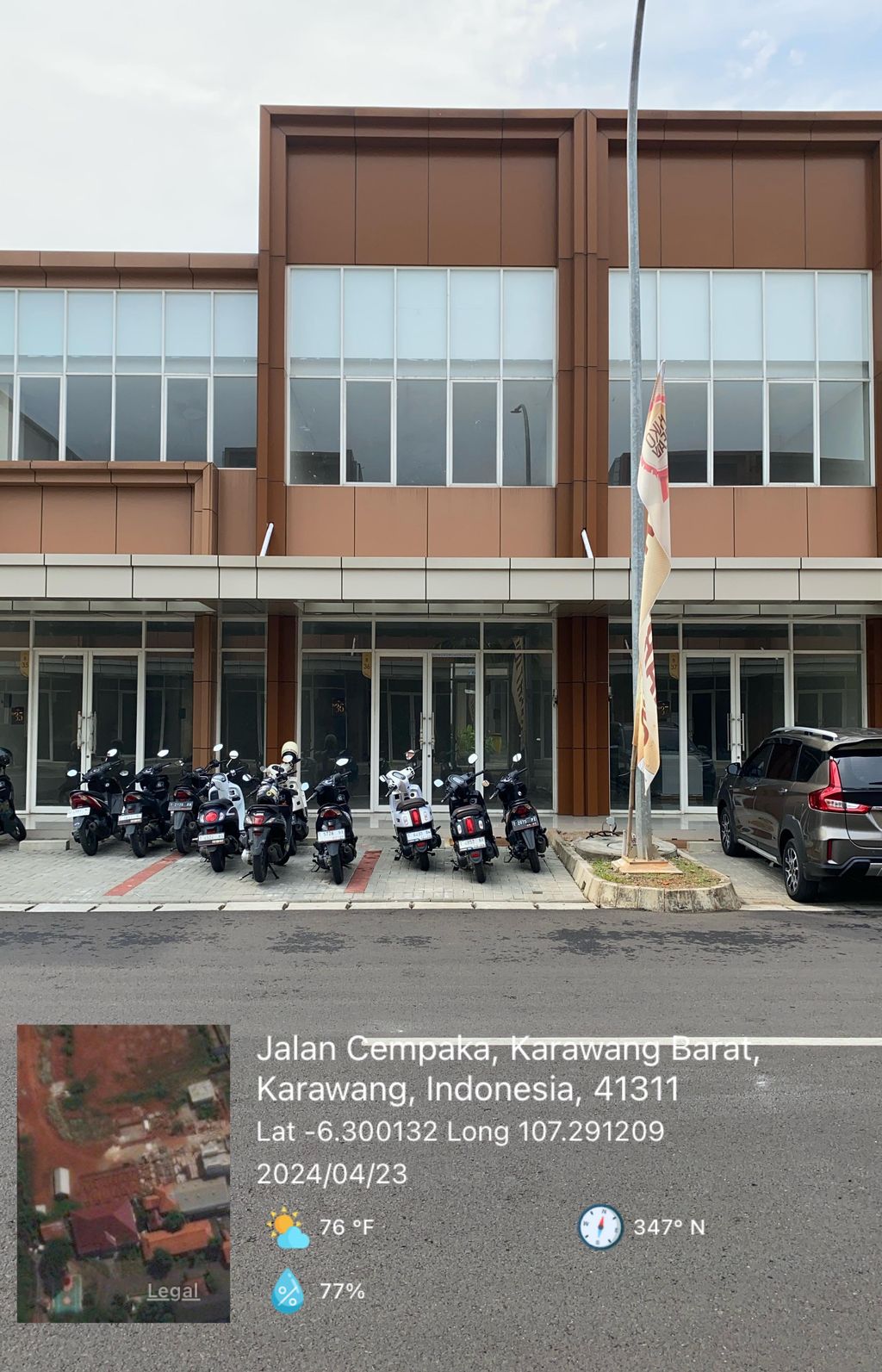 foto tampak rumah tipe Blok B No 36 perumahan Kota Kertabumi Karawang Barat