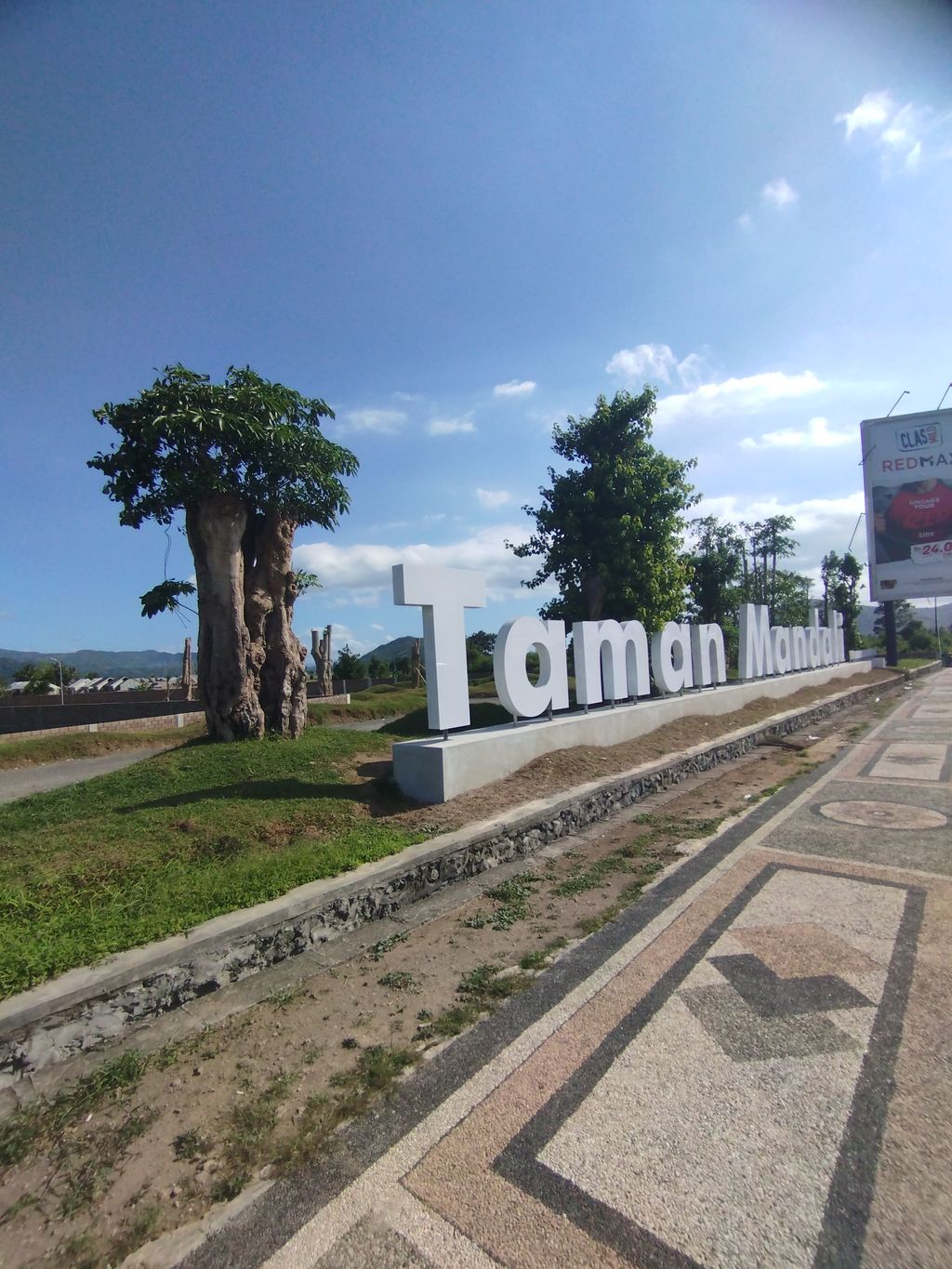 foto gerbang perumahan TAMAN MANDALI 2