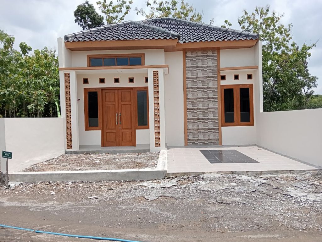 foto tampak rumah tipe Komersil perumahan Graha Abi Wijaya