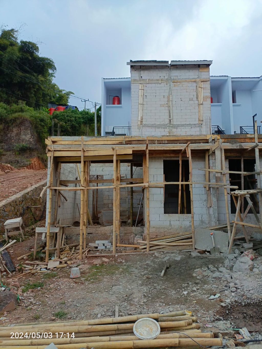 foto tampak rumah tipe 36 Mezanin 2KT (309) perumahan Bukit Sukanagara Resort
