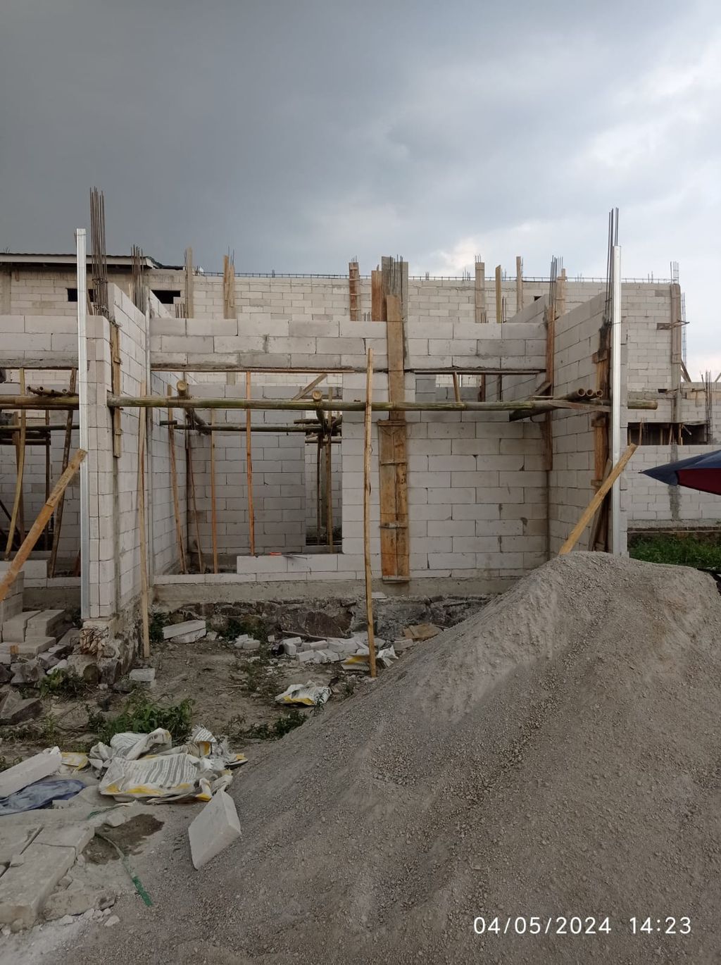 foto tampak rumah tipe 38 Compact High Ceiling 2KT (505) perumahan G-Land Ciwastra Park 2