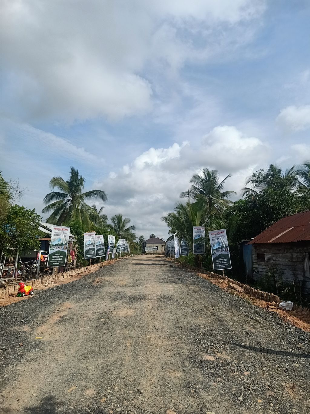 foto posisi tengah perumahan SHALLI MESSI RESIDENCE
