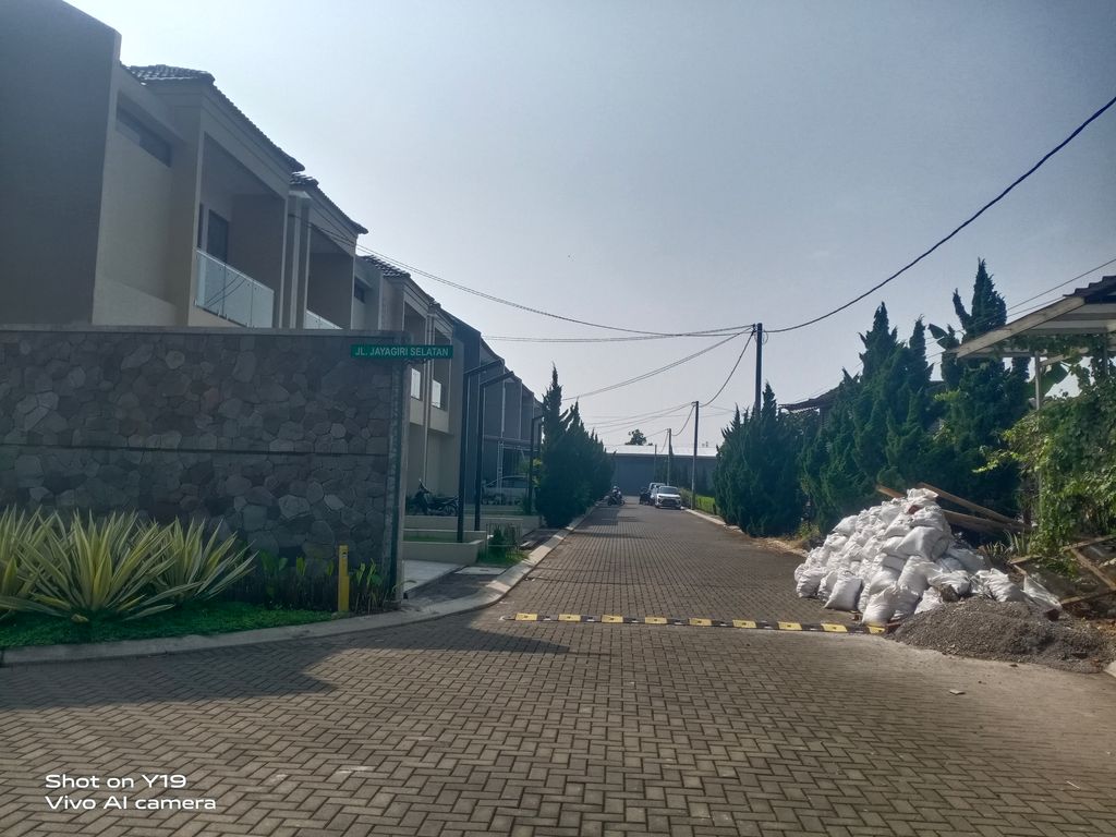 foto posisi tengah perumahan SINGGASANA RESIDENCE CIJAWURA POINT