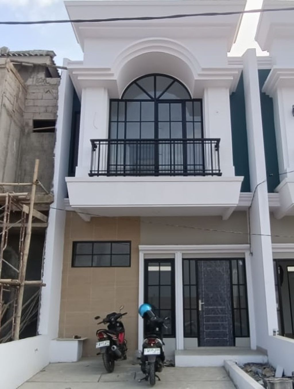 foto tampak rumah tipe 50 Compact Fasad Baru 3KT Aluminium Composite + High Ceiling (593) perumahan G-Land Arcadia Buahbatu