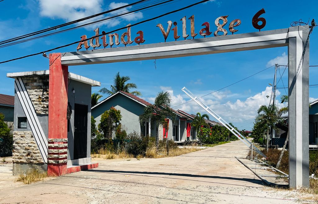 foto gerbang perumahan ADINDA VILLAGE 6 TAHAP 2