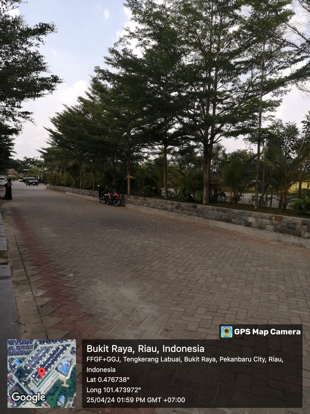 foto posisi tengah perumahan Grand Ubud Cluster