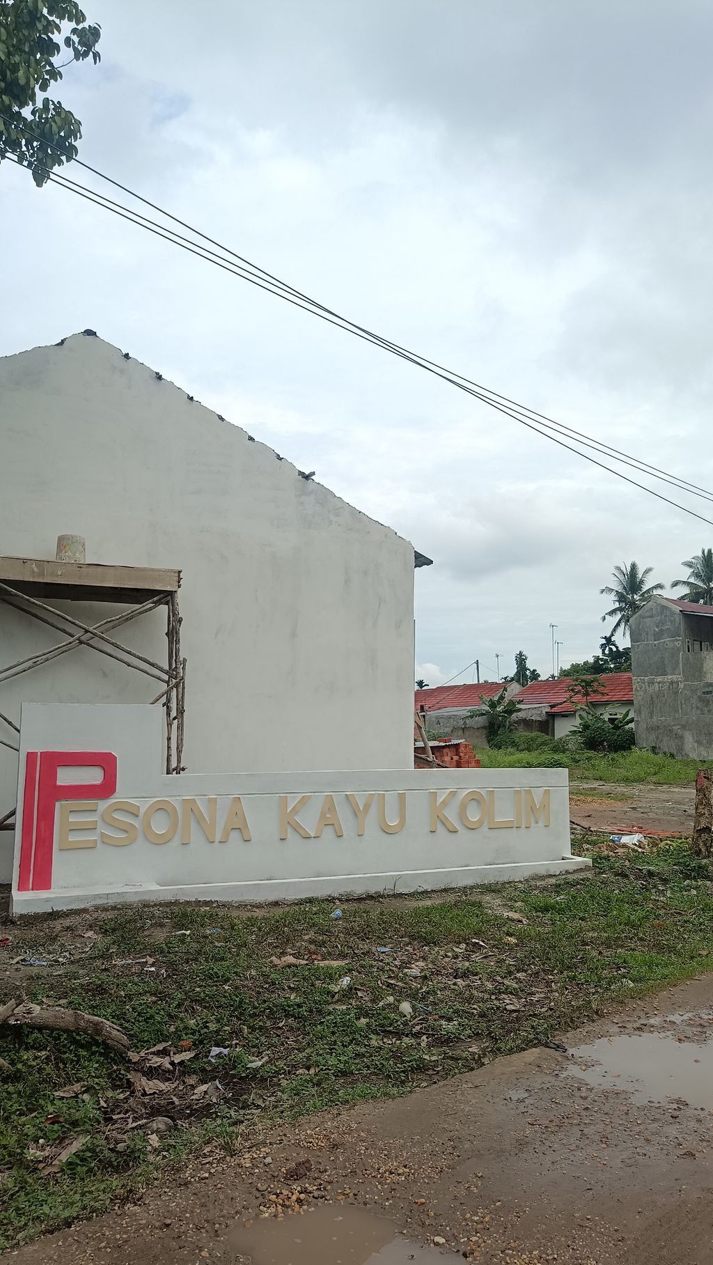 foto gerbang perumahan PESONA KAYU KOLIM