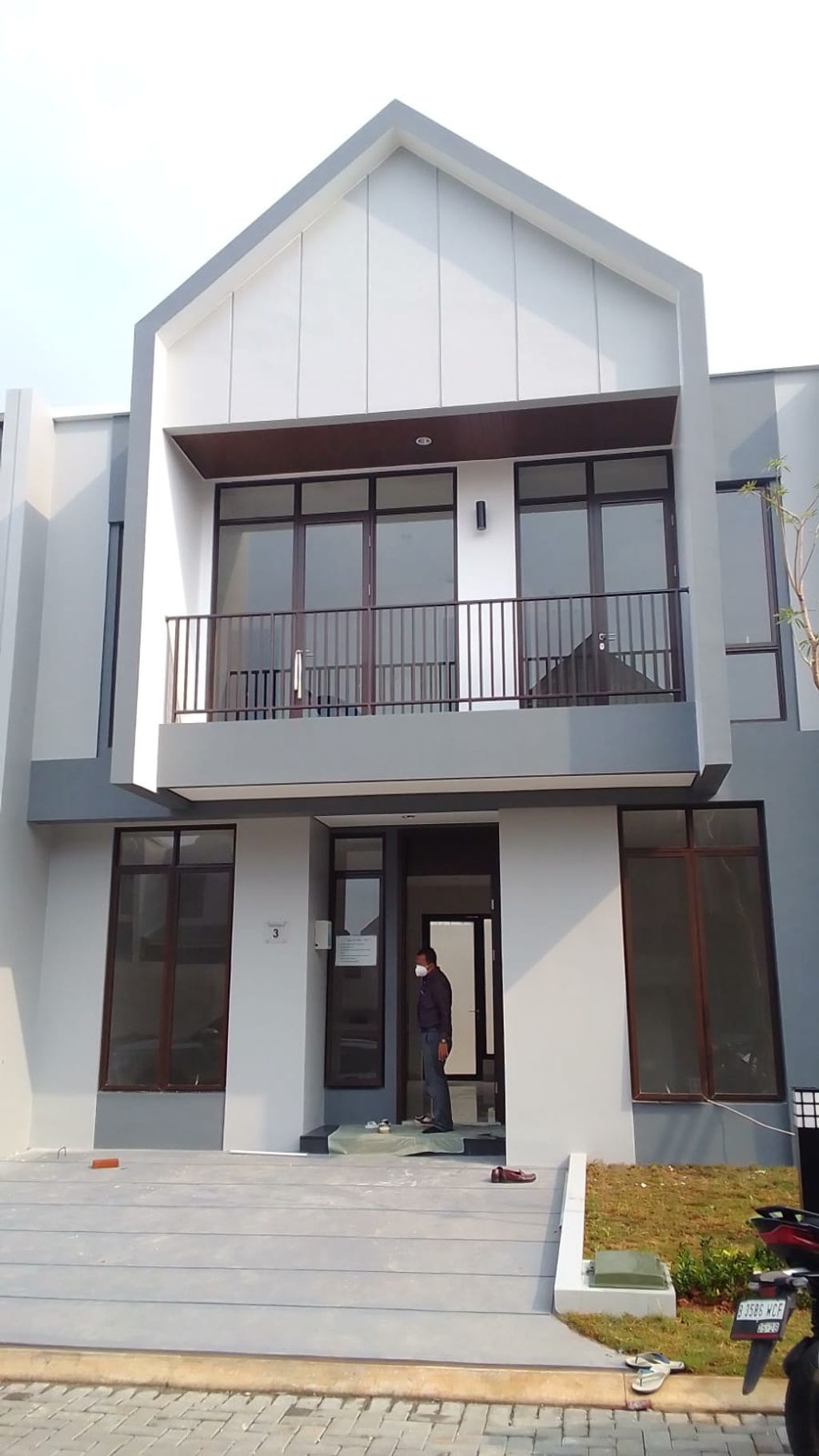 foto tampak rumah tipe GARDENIA 8/08 perumahan PARAMOUNT PETALS TAHAP 1