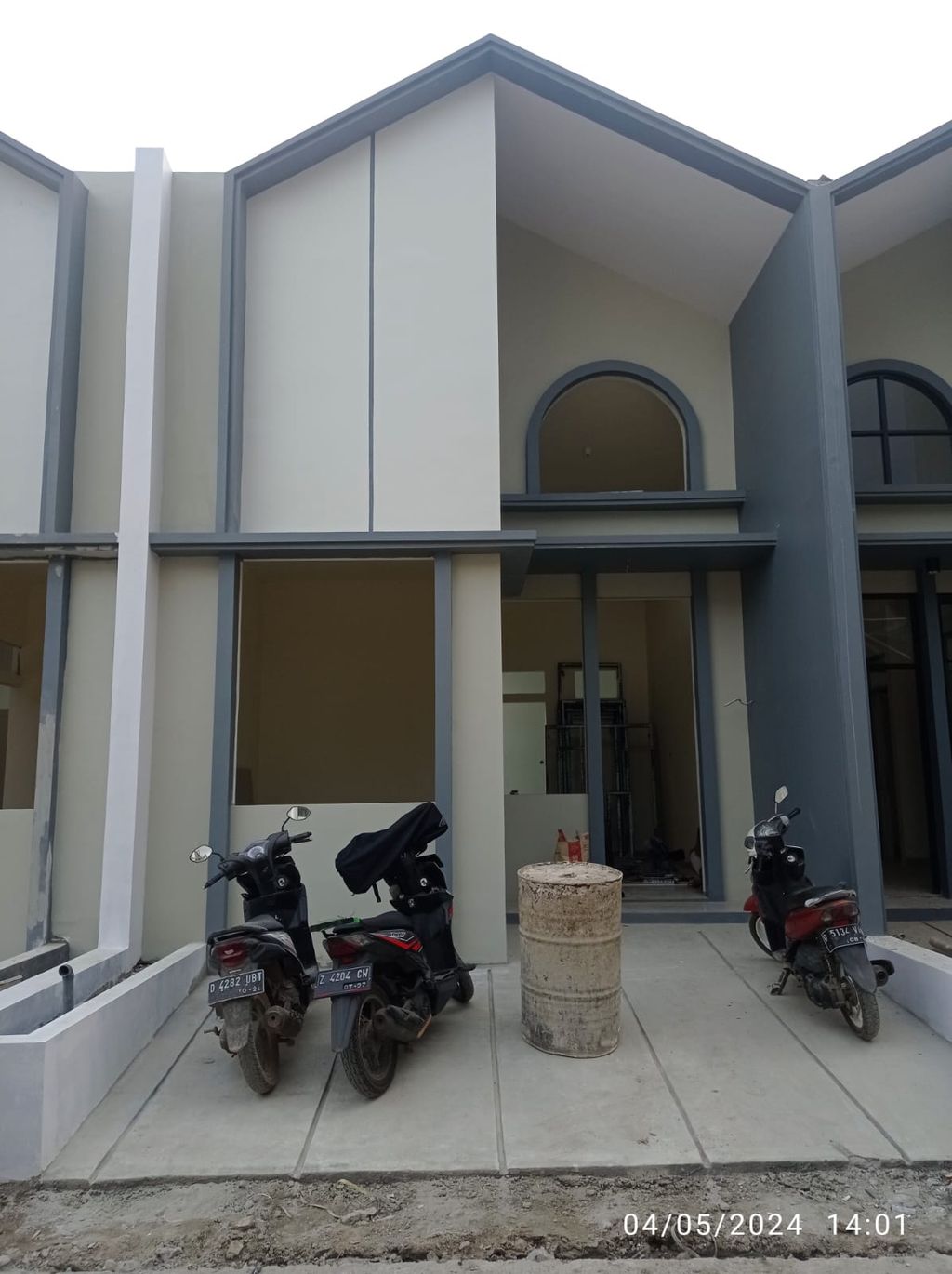 foto tampak rumah tipe 30 High Ceiling 2KT (434) perumahan G-Land Ciwastra Park 2