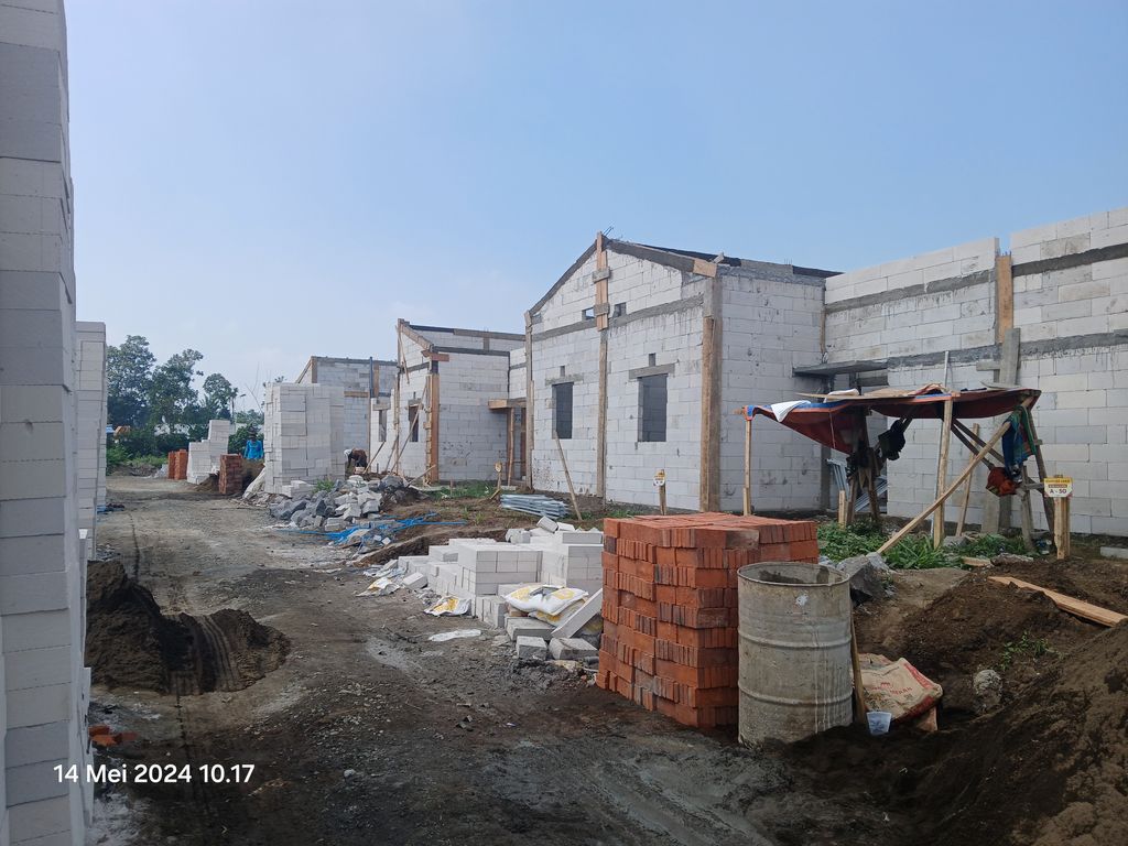 foto posisi tengah perumahan LAVANAA LAND CLUSTER SHERA